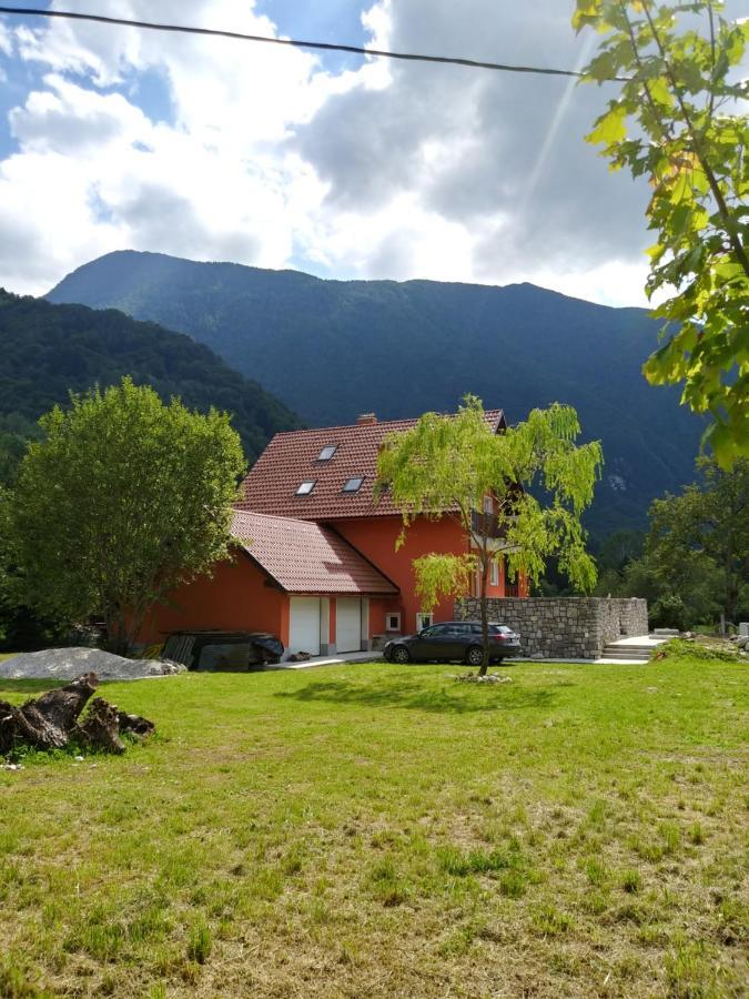 Villa Pocitniska Hisa Nad Soco Bovec Esterno foto